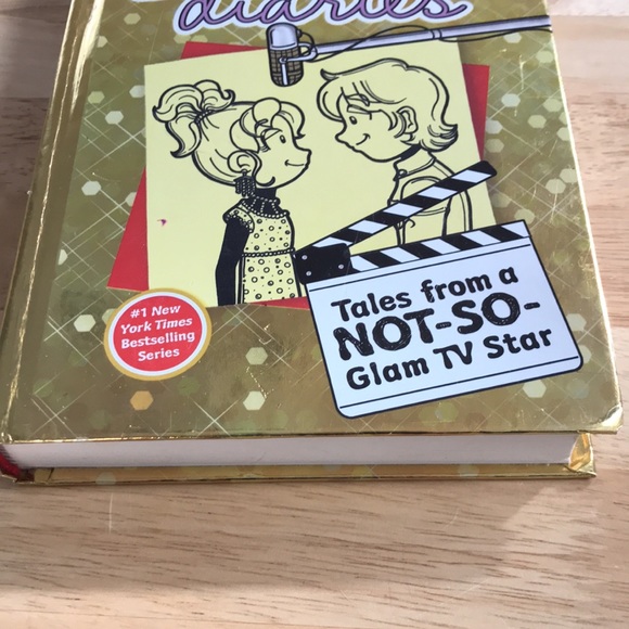 ☘️2 for $10 Sale☘️Dork Diaries #7 Tales from a Not-So-Glam Tv Star, ages 9-13 - Picture 3 of 15